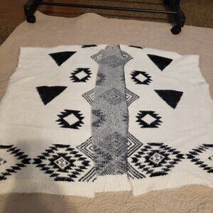 BLANKET Boxy Vest with Southwest pattern
